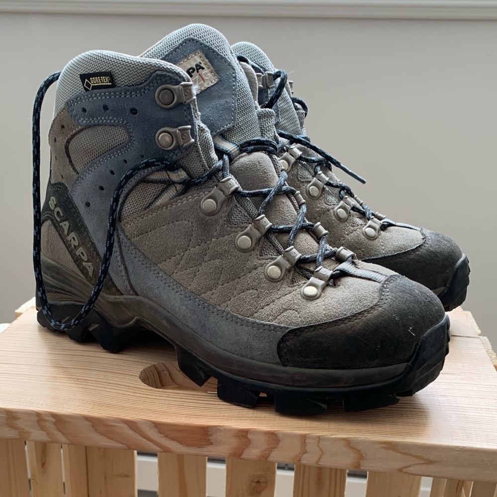 EUC Scarpa Hiking Boots